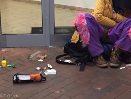 Drogenkonsum. Yitzhak Rabin Platz in Köln.