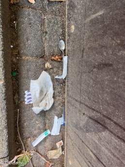 Spritzen | öffentlicher Drogenkonsum Yitzhak Rabin Platz in Köln